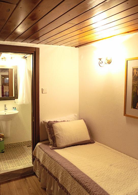 Marjolaine Hotel Ayvalik Quarto foto