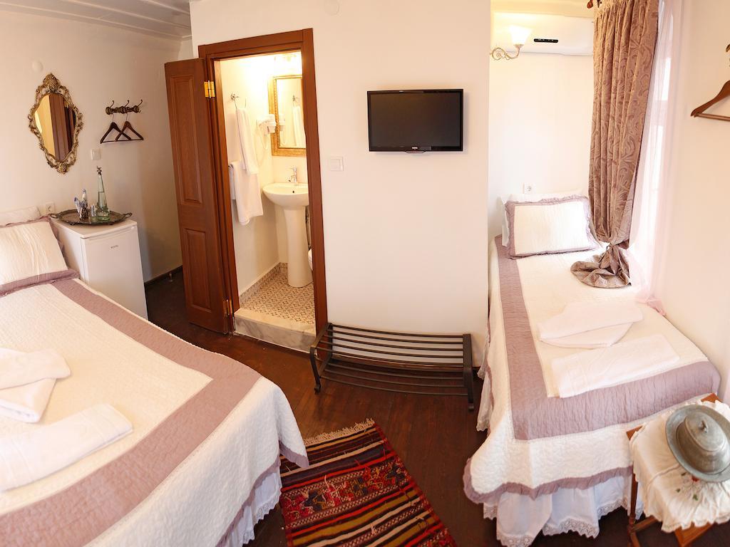 Marjolaine Hotel Ayvalik Quarto foto
