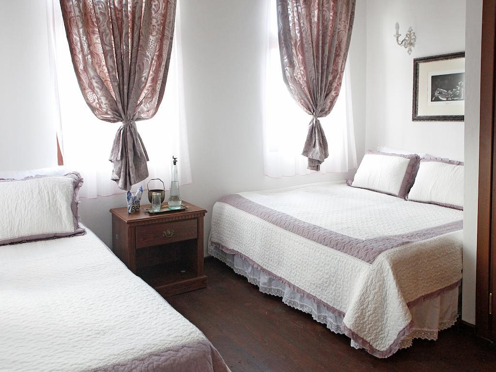 Marjolaine Hotel Ayvalik Quarto foto